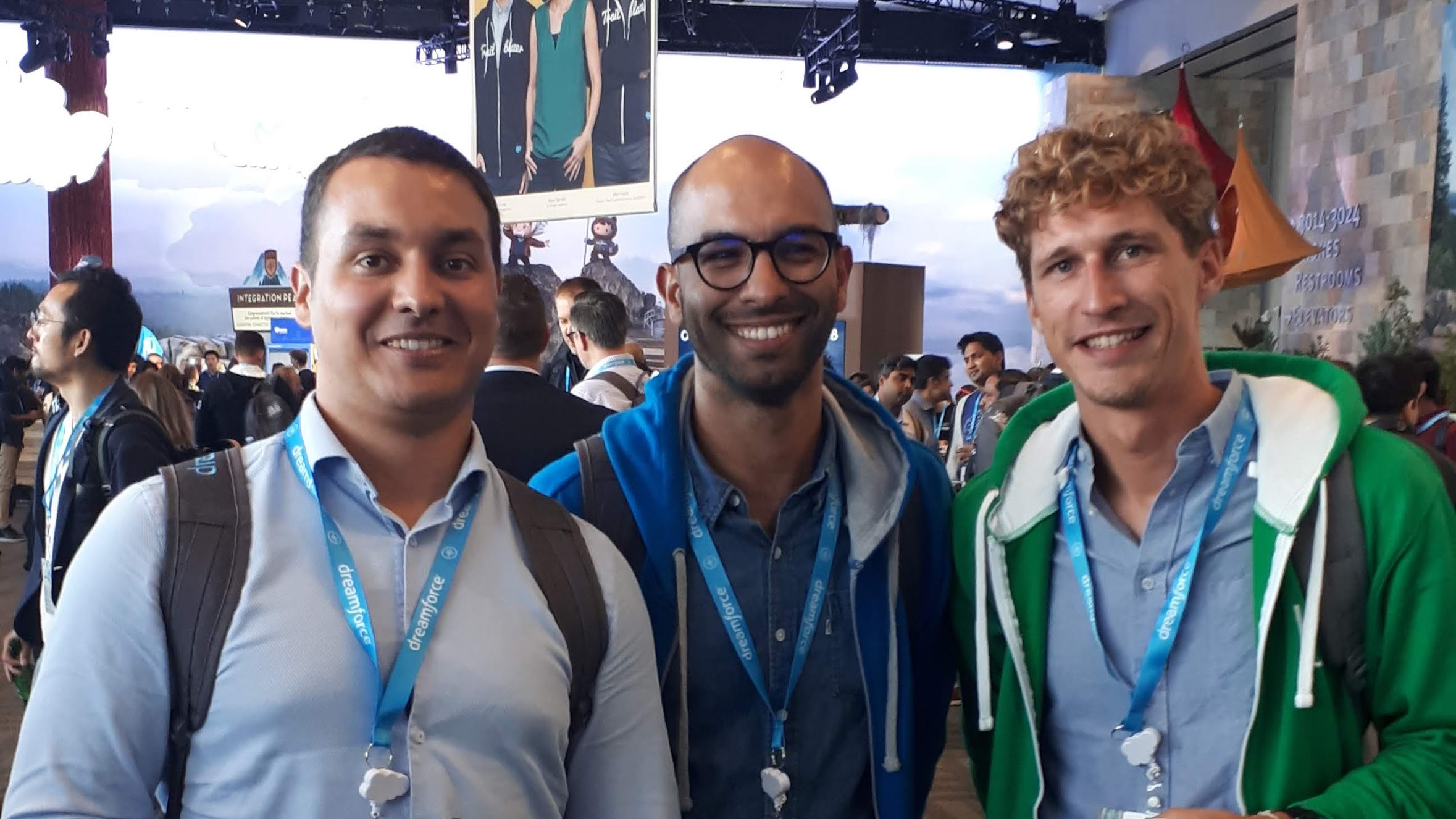 une photo de groupe de collègues